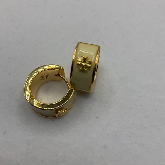 Tory Burch KIRA ENAMEL HOOP EARRING - Picture 5 of 9